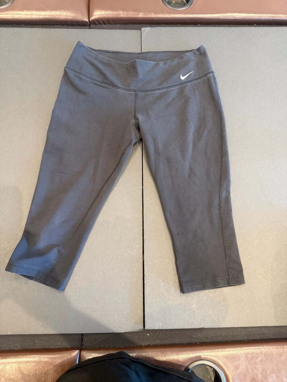 Nike Women's Dri-FIT Training Crop Leggings black Capris